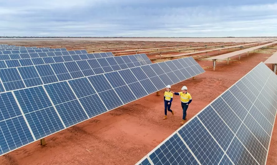 Australia logra almacenar energía solar para minería de hierro