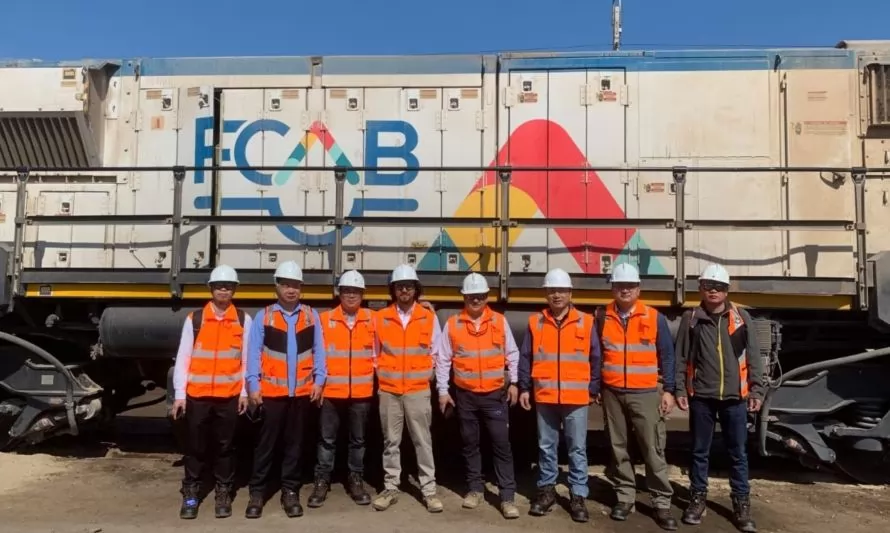 Delegación china fabricante de locomotora que utilizará H2V visitó a FCAB
