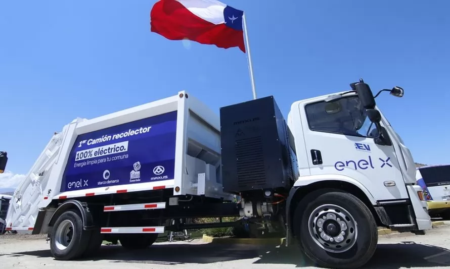 Municipalidad de Colina y Enel X presentan el primer camión eléctrico recolector de basura de Chile 