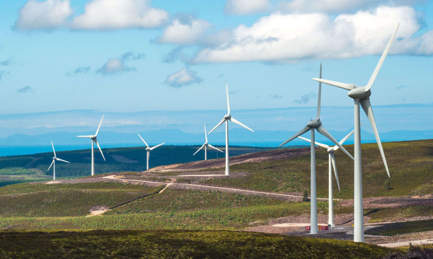 Statkraft Chile construye primer aerogenerador en proyecto eólico de más de 100 MW
