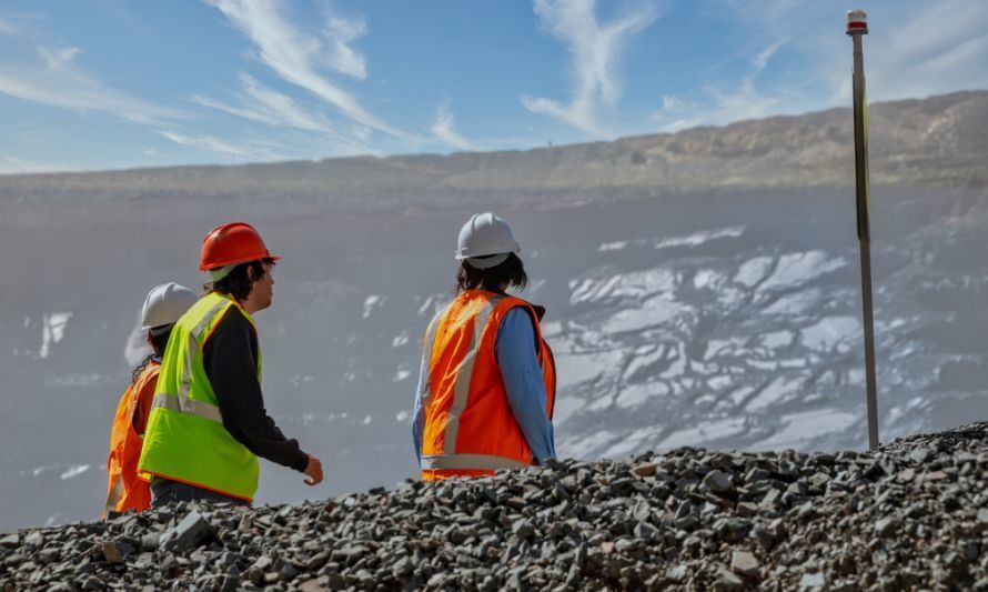 Sernageomin entrega nuevo calendario de cursos del Centro de Capacitación de Minería y Geología