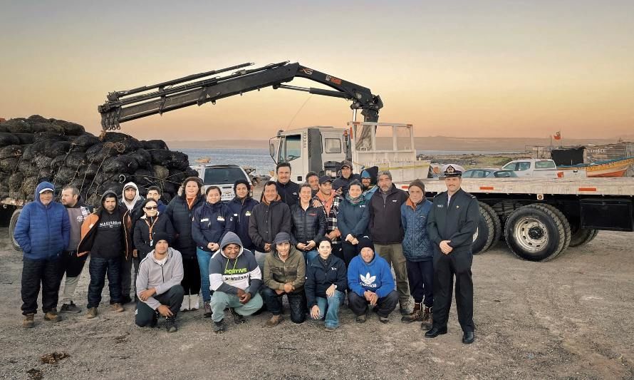 Asociación Gremial de Bahía Chasco recibió camión grúa para mejorar sus condiciones de trabajo y productividad