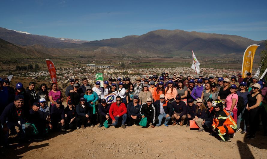 Codelco Andina y la Municipalidad de Los Andes dan el vamos a la construcción de dos nuevos miradores en el Cerro de la Virgen
