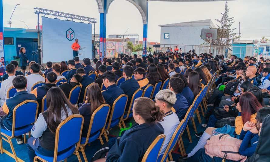 Estudiantes de Antofagasta participaron en charlas sobre programación y minería autónoma