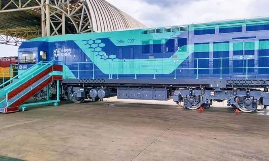 Grupo Luksic trae a Chile primera locomotora de hidrógeno verde