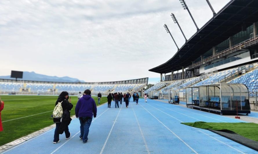 Niños, niñas y adolescentes del servicio Mejor Niñez O’Higgins vivieron la Experiencia Estadio de El Teniente