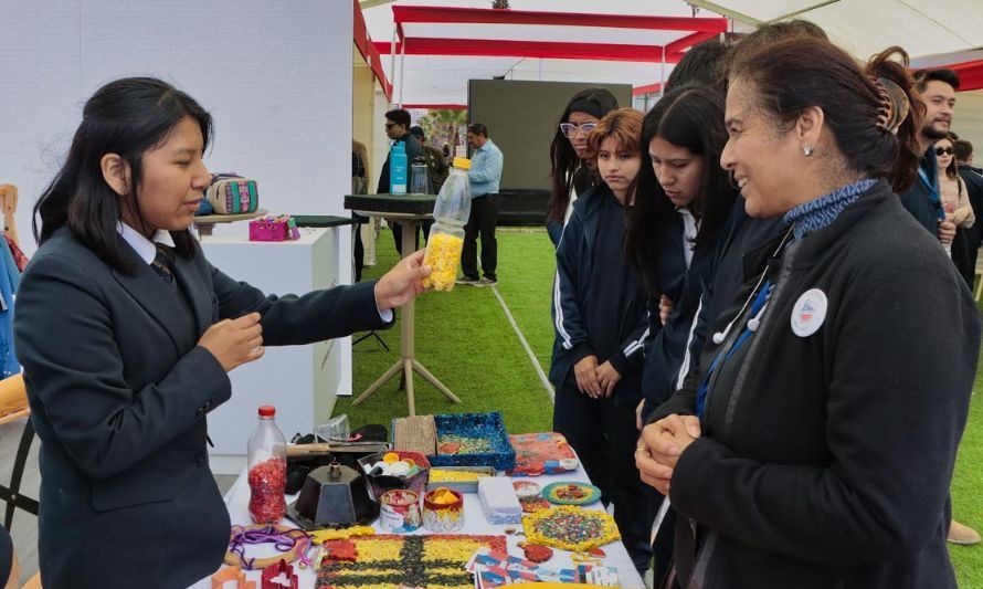 Estudiantes de liceos Bicentenario de Alto Hospicio y Pica presentaron iniciativas de innovación en “Circular Fest”