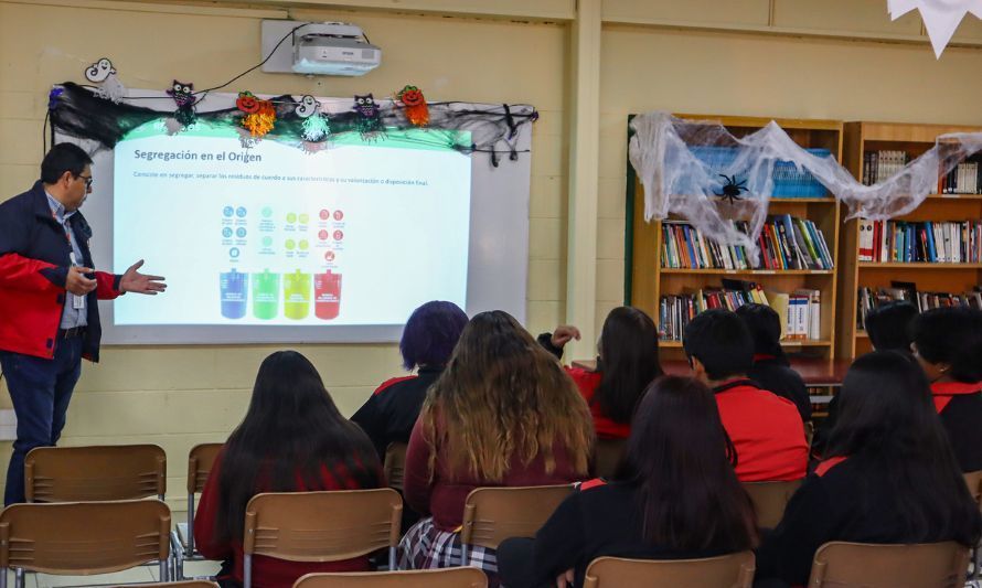 División Gabriela Mistral potencia gestión de Forjadores/as Ambientales del Liceo Eleuterio Ramírez de Calama