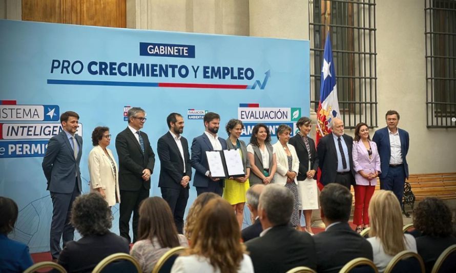 Presidente Boric presenta proyectos sobre permisos sectoriales y Evaluación Ambiental 2.0 