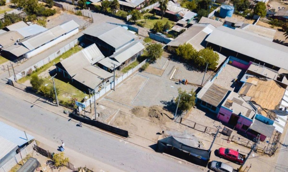 Avanza obras de Plaza Coltauco con aporte de los sindicatos de El Teniente 
