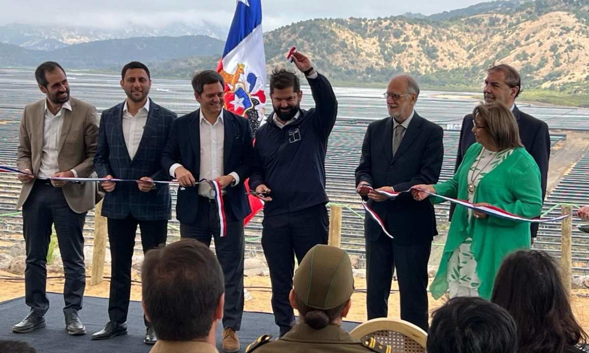 Inauguran planta fotovoltaica Gran Teno