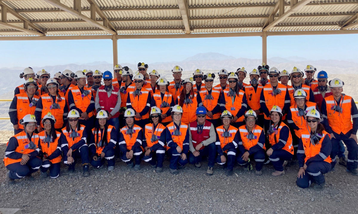 Futuros ingenieros en minas de la Usach visitaron Minera Candelaria