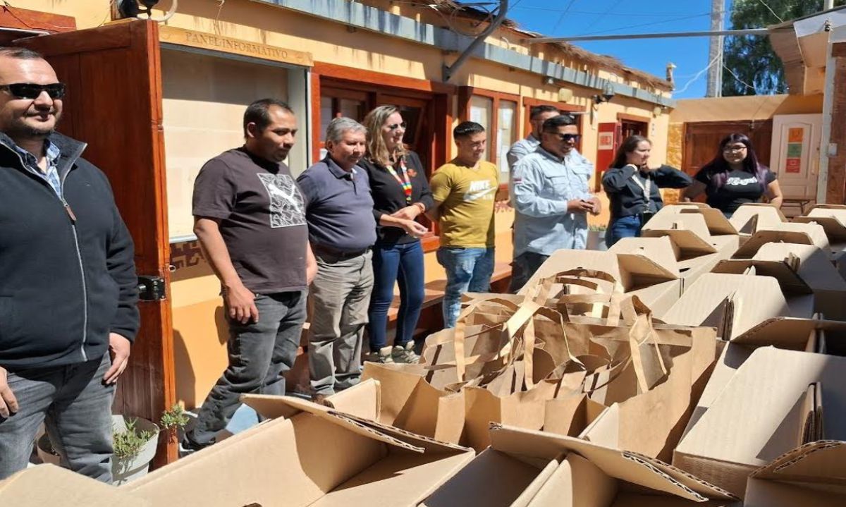 Trabajadores de División Chuquicamata fortalecen lazos con la comunidad escolar de Chiu-Chiu