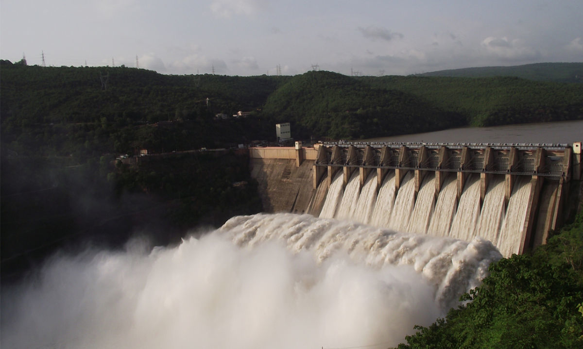 Perú: Ministro Romulo Mucho anuncia construcción de dos centrales hidroeléctricas de 600 MW