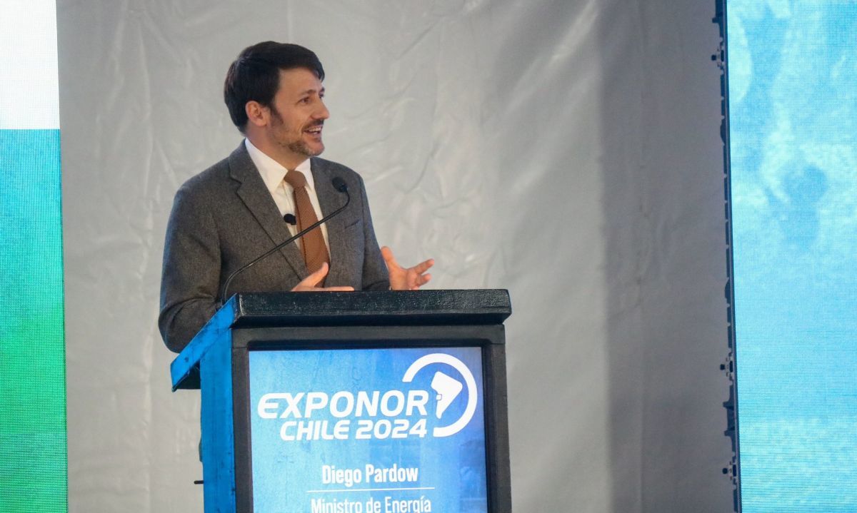 Ministro Pardow releva avances de la Región de Antofagasta en energías renovables, almacenamiento y H2V