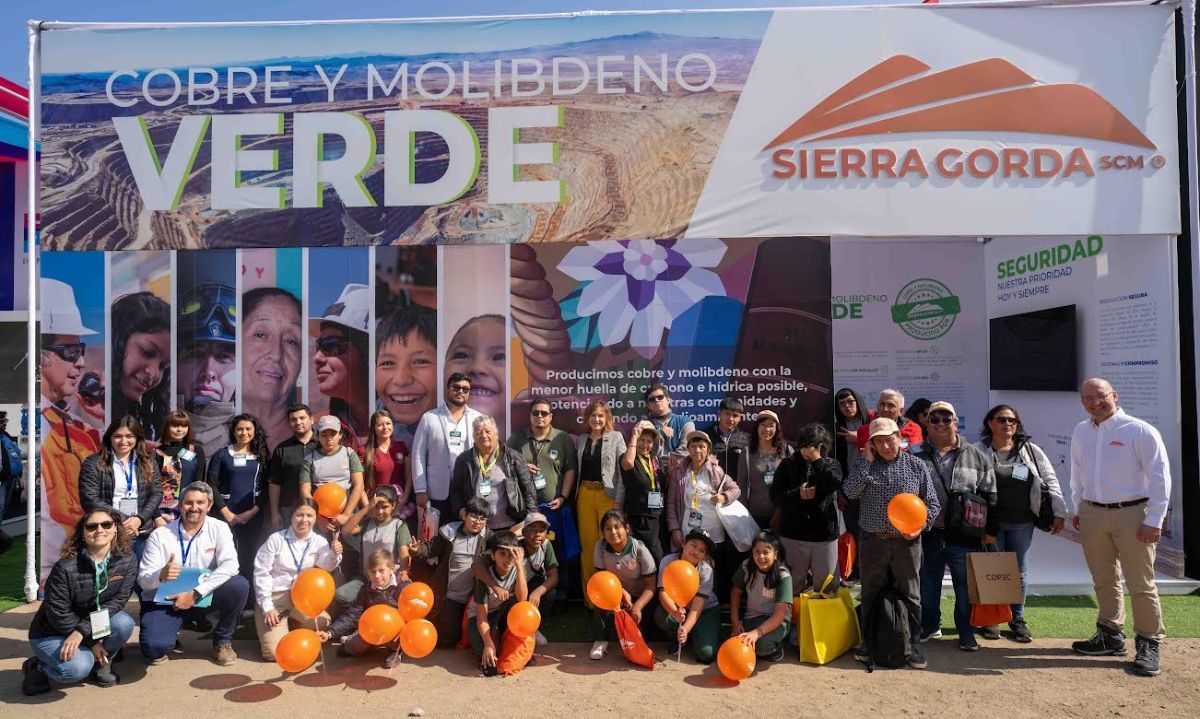 Sierra Gorda SCM recibió a vecinos para recorrer juntos Exponor 2024 
