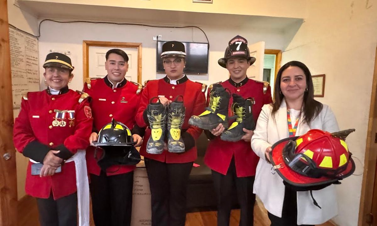 Con entrega de equipamiento Codelco Andina apoya la gestión de Bomberos