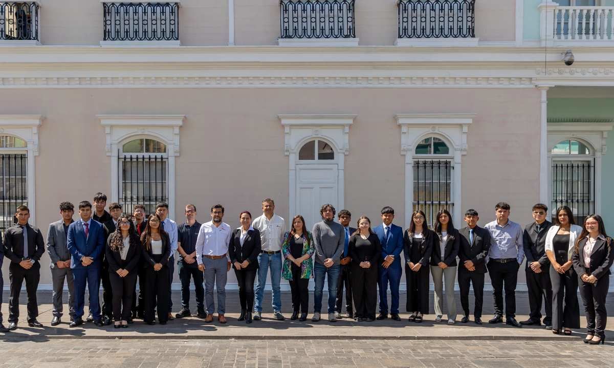 47 jóvenes del programa Aprendices de Collahuasi se capacitaron en competencias socioemocionales