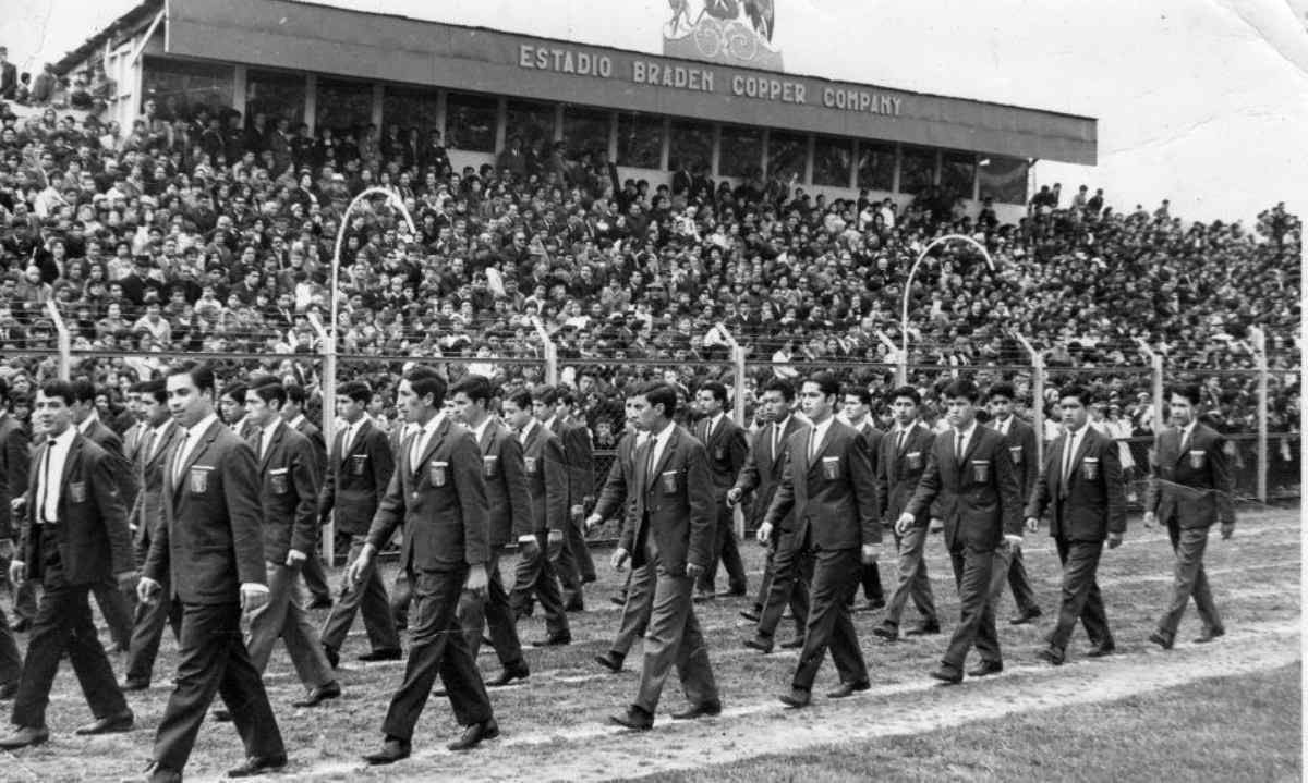 Estadio de El Teniente volvió a acoger a la comunidad regional en desfile aniversario de la Batalla de Rancagua