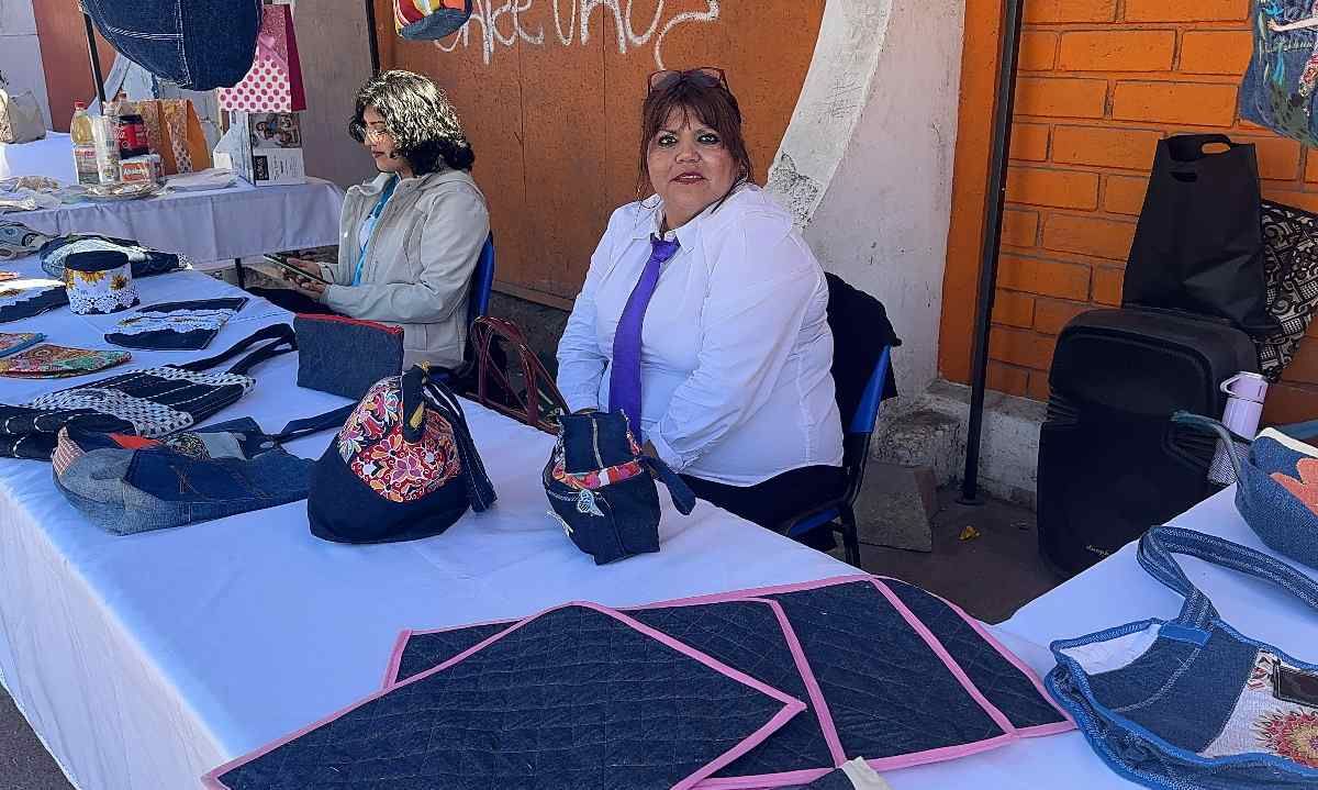 Emprendedoras de Chañaral aprovechan ropa en desuso para confeccionar hermosos diseños