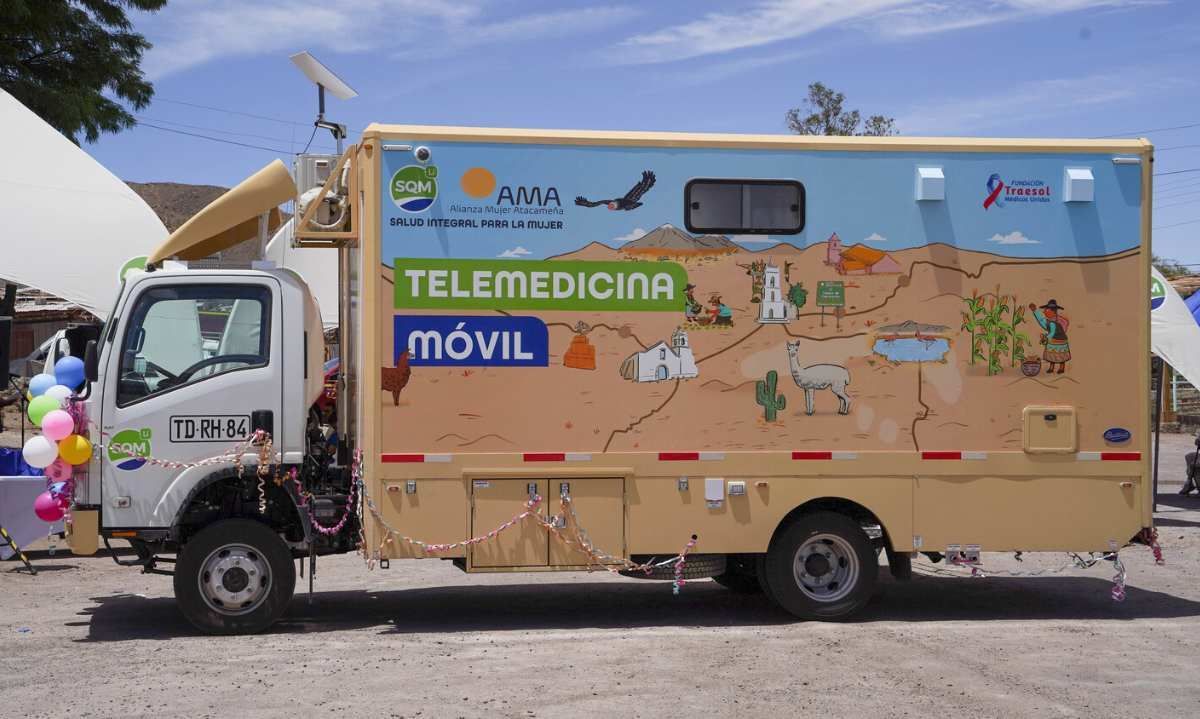 Peine inaugura camión de telemedicina con foco en salud mental y cuidado comunitario
