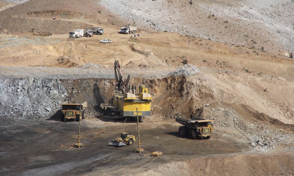 Perú: Producción minera de oro, plata, plomo y hierro sigue en ascenso hasta octubre 2024
