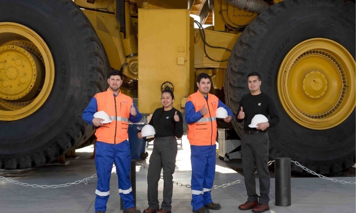 Trabajo en Komatsu: Revisa las vacantes para diciembre de 2024