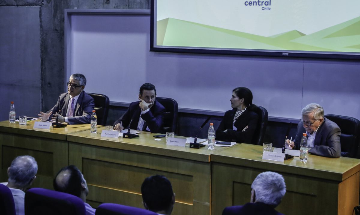 Ministro Marcel advierte sobre riesgos de guerra comercial entre EE.UU. y China para Chile