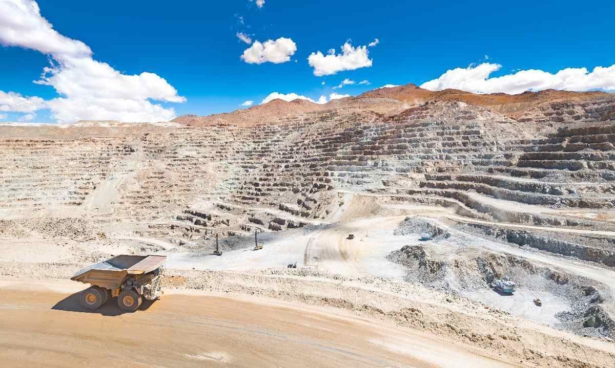 ¿Quieres trabajar en minería? Conoce las 10 carreras donde podrás ingresar al sector 