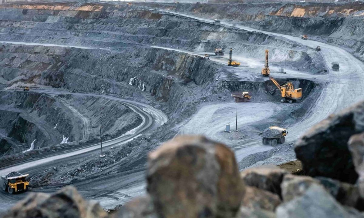 C41 T02: El complejo escenario mundial para el mercado de minerales estratégicos 