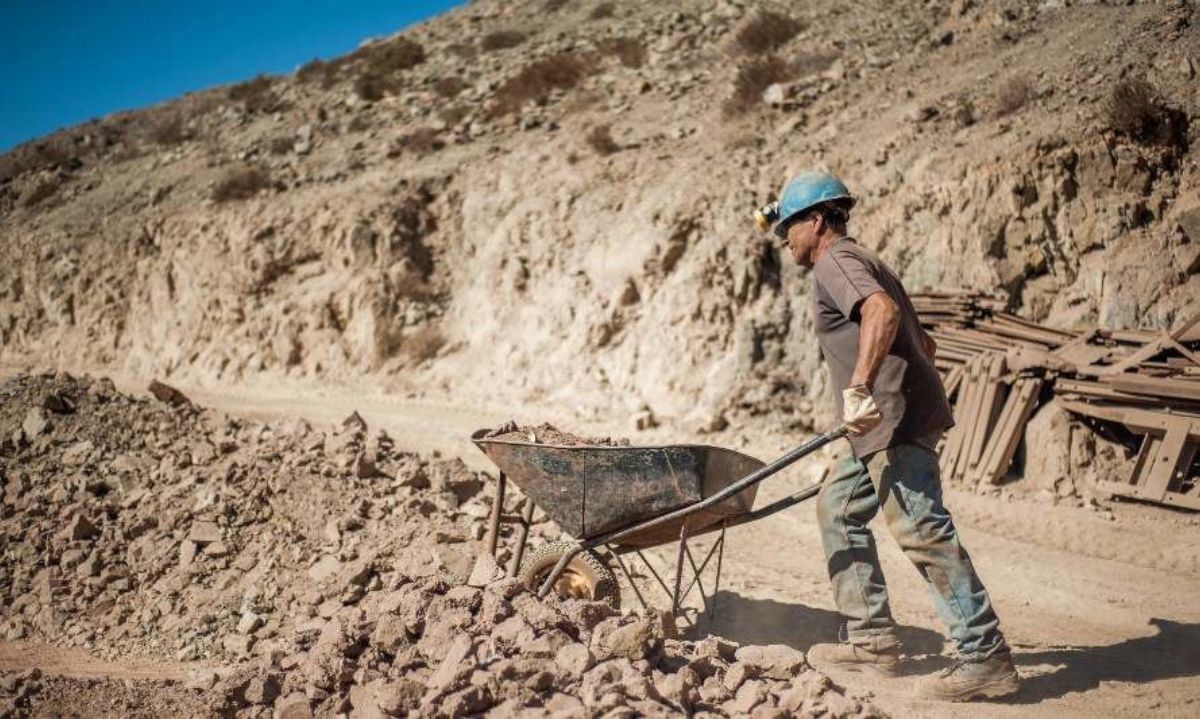 Sector minero entrega su pesar por fallecimiento de ex ministro Alfonso Dulanto
