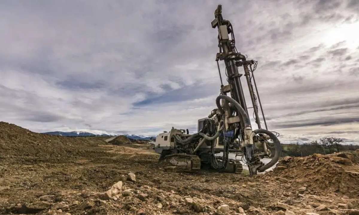 Perú: Hallan importante mineralización de oro en el proyecto Valiente