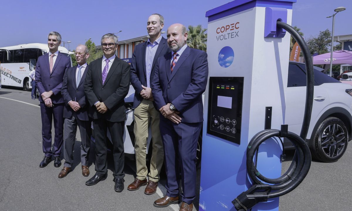 Ministro Marcel: "la electromovilidad es el futuro del transporte en Chile"