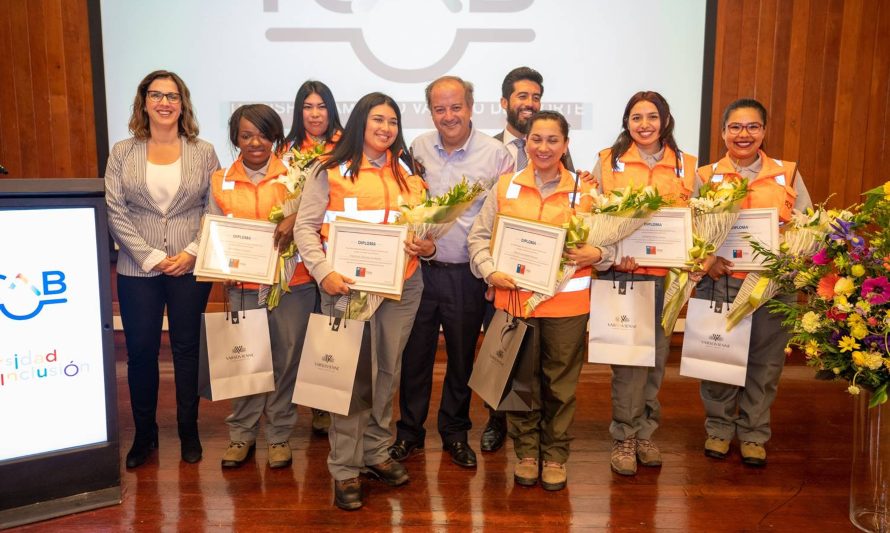 FCAB reconoce a las primeras mujeres operadoras ferroviarias