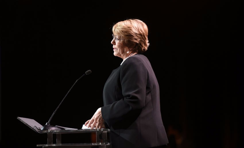 Los anuncios de Bachelet en la cena Sonami: Pequeños mineros y nueva Fundición