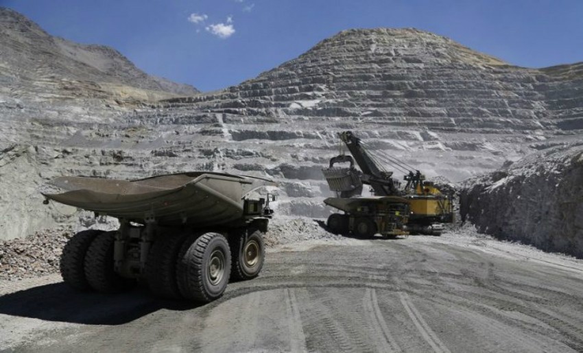 Trabajadores de Minera Los Pelambres exigen un mejor acuerdo 
