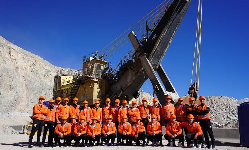 Cobreloa rindió homenajes a trabajadores y trabajadoras del cobre