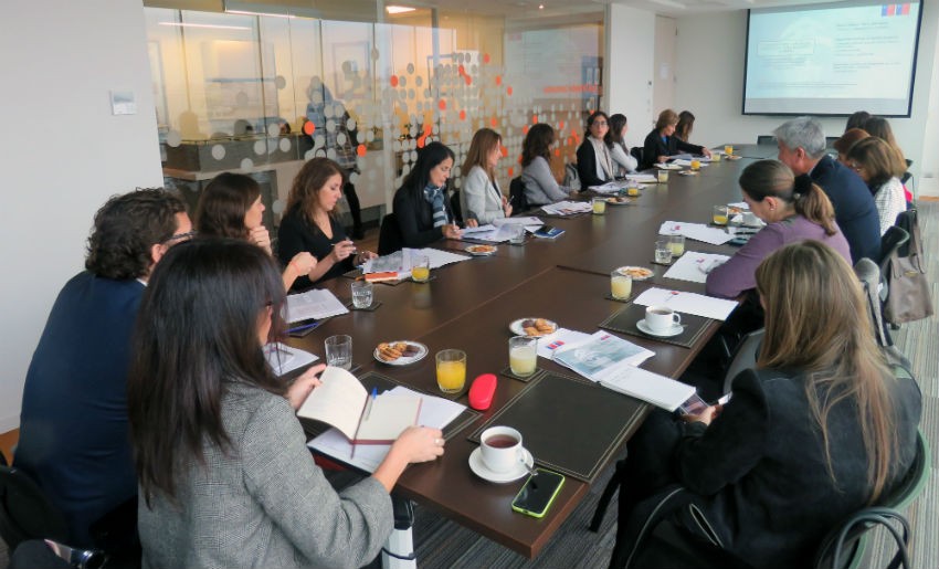 Gobierno constituye mesa de trabajo para fomentar la participación femenina en minería