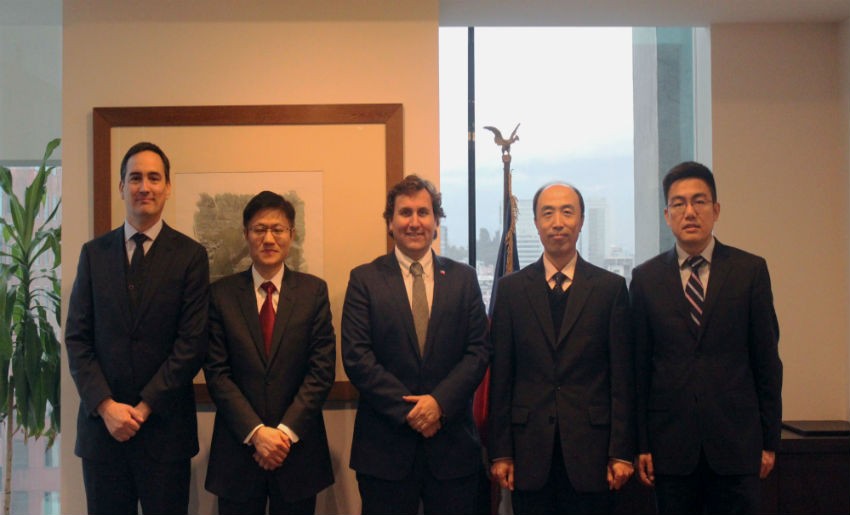 Subsecretario Terrazas se reunió con representantes de Bank of China