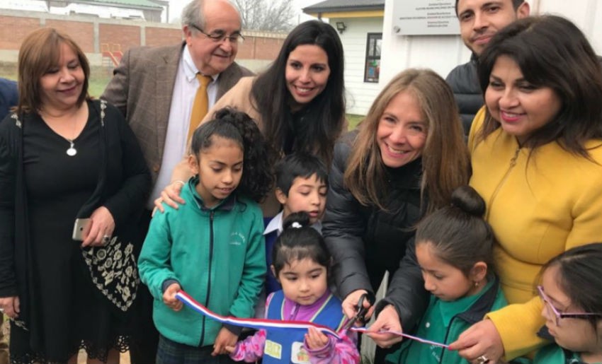 Ministra Jiménez inauguró proyecto de agua caliente mediante sistema solar térmico en escuela rural