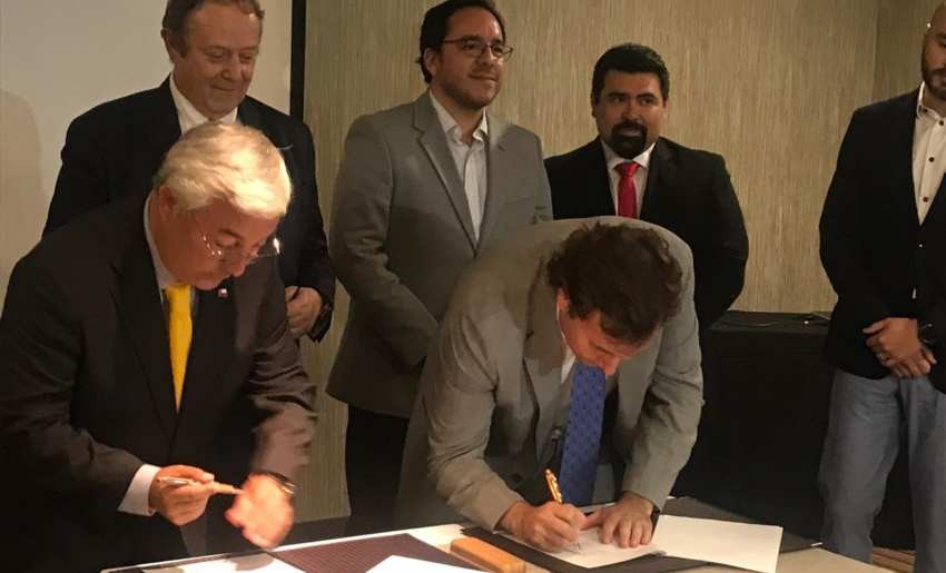 Firman convenio para potenciar la minería en Tarapacá