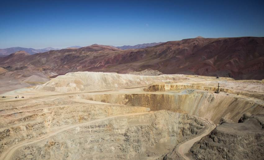 Minera canadiense demanda comunidad colla por uso de terrenos