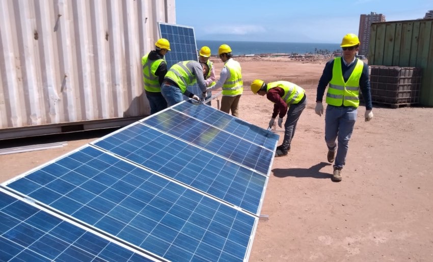 Con entrega de diplomas a profesores culmina proyecto solar en la UA