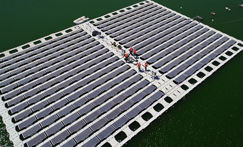 Planta Solar en embalse de relave reutiliza hasta un 76% de agua