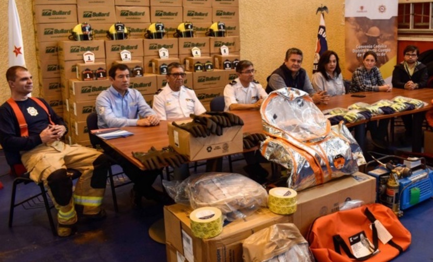 Cuerpo de Bomberos de Calama recibió 500 nuevos equipos e implementos