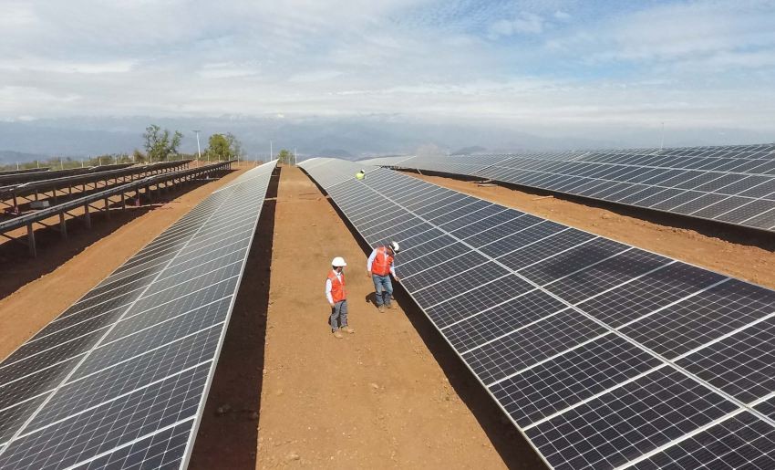 Inauguran planta fotovoltaica para abastecimiento de operación minera