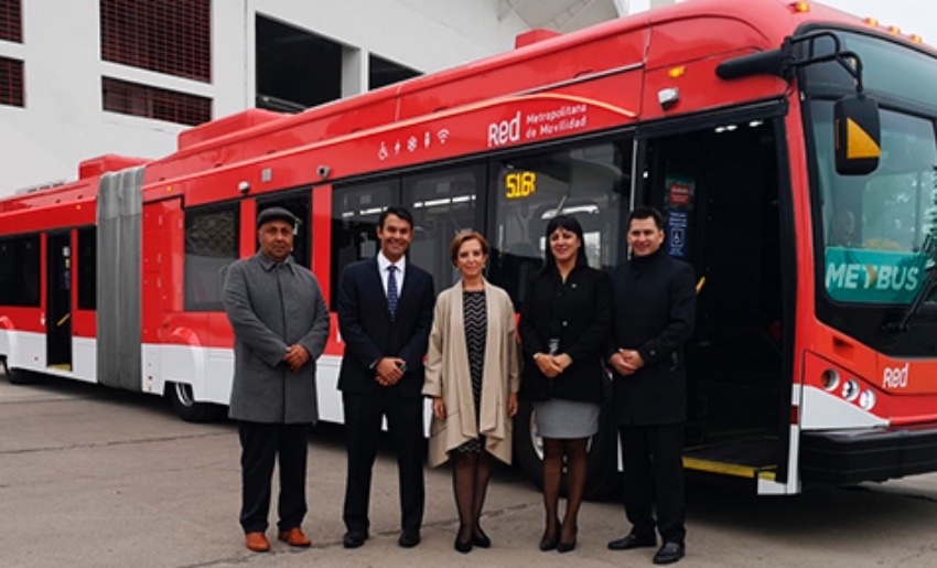 Se suma al sistema de transporte público el primer bus eléctrico articulado