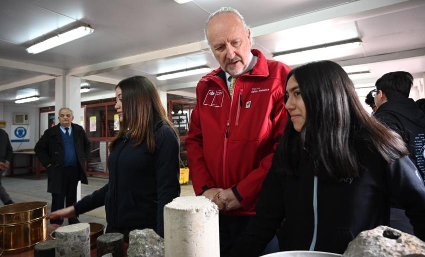 Lanzan nueva versión de programa que busca incentivar el ingreso de mujeres a la minería