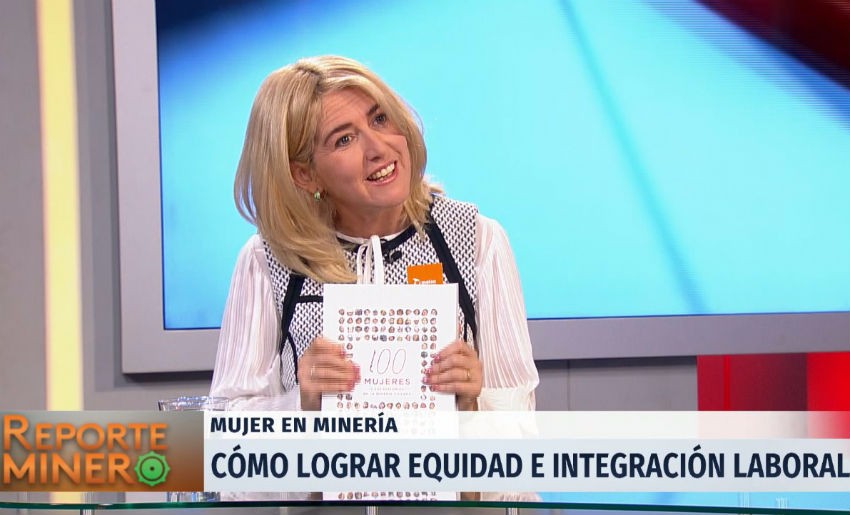 Video: Women in Mining Chile presenta el libro que regala Reporte Minero