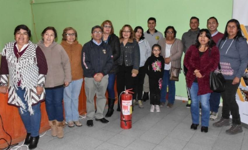 Codelco Distrito Norte y Bomberos ofrecieron capacitación en seguridad al interior de los hogares